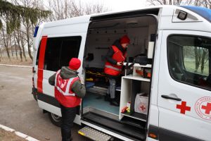 Red Cross personnel at a Mobile Health Unit in Ukraine.