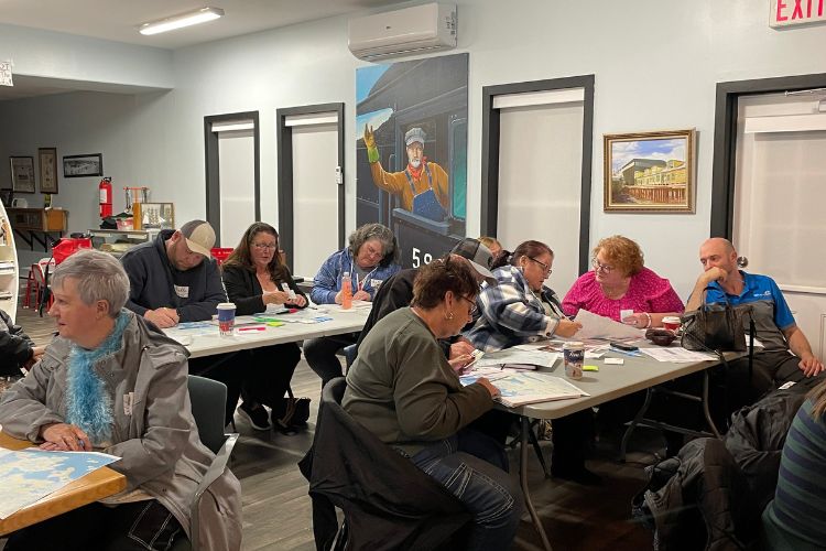 Les personnes participant à un atelier Soyez prêt prennent part à l’activité d’analyse du profil de la communauté.
