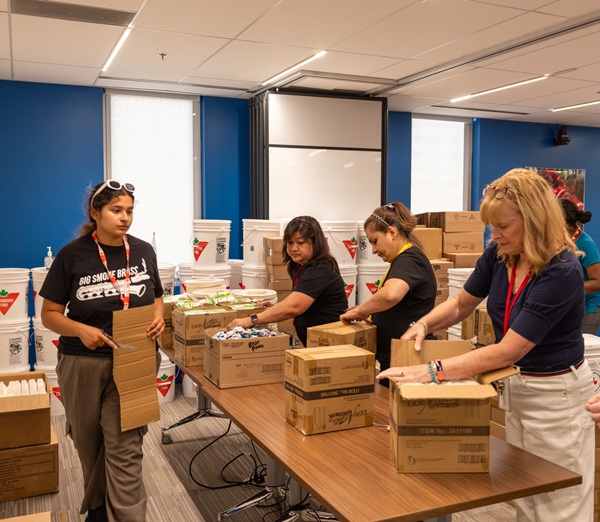 Canadian Red Cross staff and volunteers assist Ottawa residents impacted by the 2026 floods, providing essential support and resources.