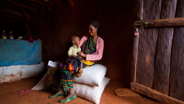 Des bénévoles de la Croix-Rouge canadienne aident pendant la crise humanitaire en Afrique